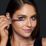 Neutrogena Dark Brown Smokey Kohl Eyeliner with Vitamin E - Image 4