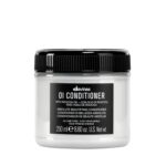 Davines OI Conditioner, Rich Creamy Hydrating Conditioner for All Hair Types - Accelerates Drying, Protects Structure & Adds Shine with Antioxidant Roucou Oil - Softens & Detangles